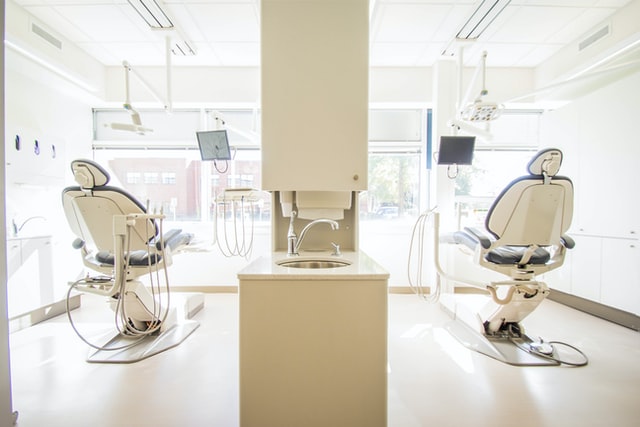 cómo elegir una clínica dental